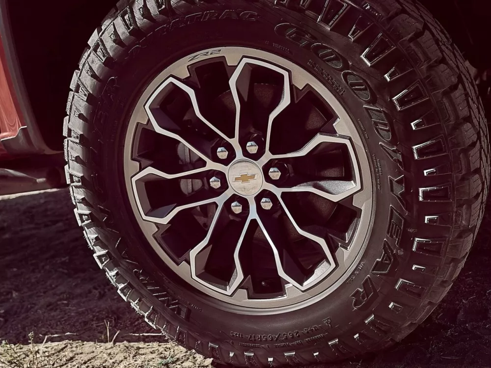 Автомобиль Chevrolet Colorado II Пикап Полуторная кабина ZR2 Extended Cab