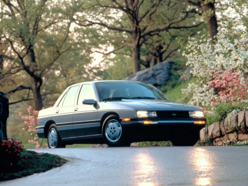 Автомобиль Chevrolet Corsica Седан