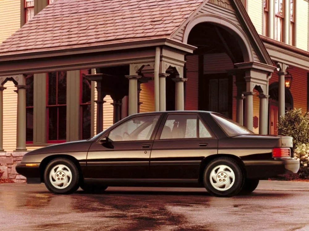 Автомобиль Chevrolet Corsica Седан