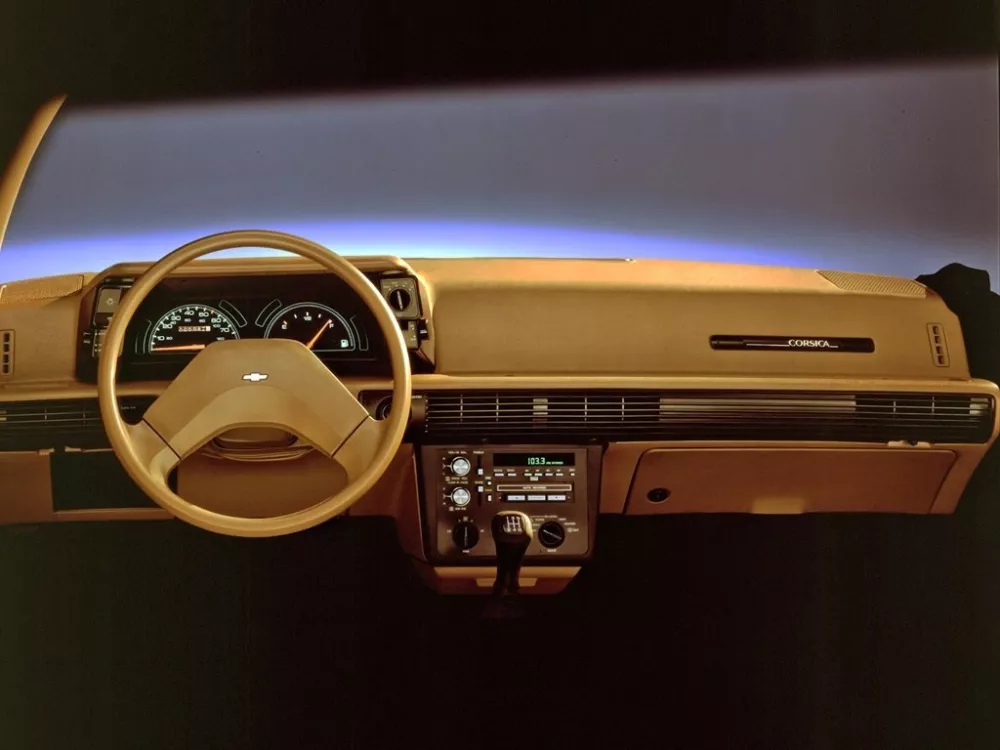 Автомобиль Chevrolet Corsica Седан
