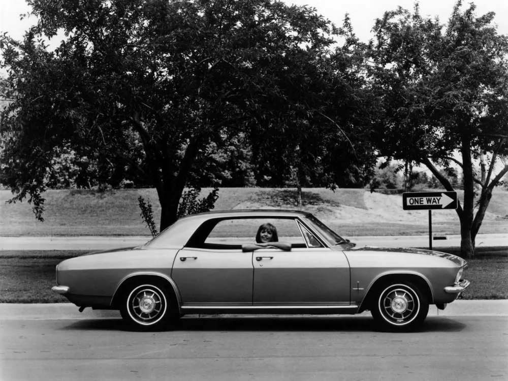 Автомобиль Chevrolet Corvair II Седан