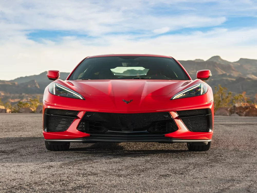 Автомобиль Chevrolet Corvette C8 Тарга
