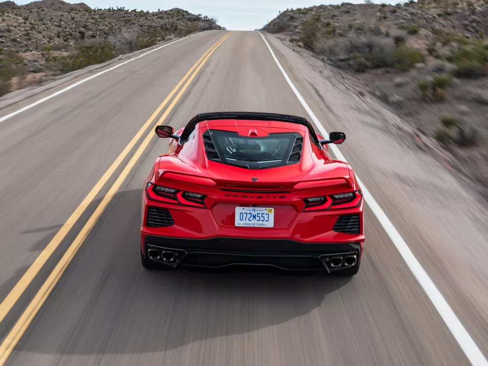 Автомобиль Chevrolet Corvette C8 Тарга