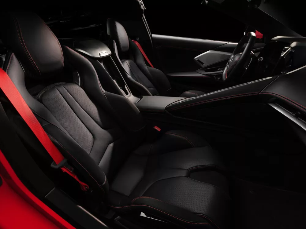 Автомобиль Chevrolet Corvette C8 Тарга