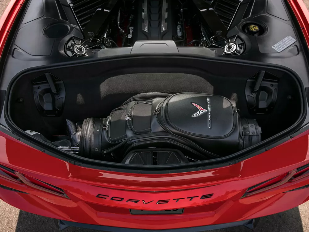 Автомобиль Chevrolet Corvette C8 Тарга