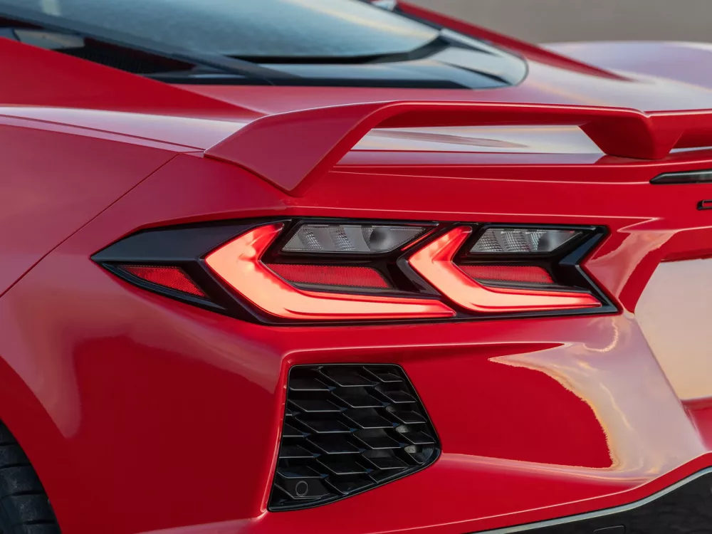 Автомобиль Chevrolet Corvette C8 Тарга