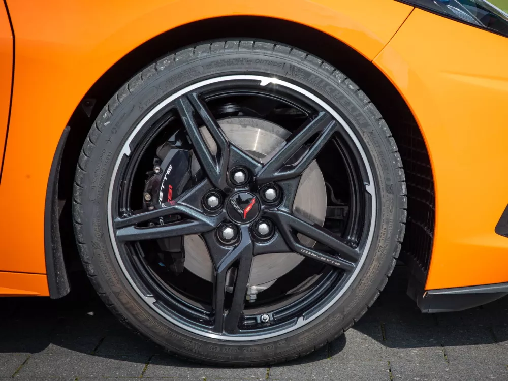 Автомобиль Chevrolet Corvette C8 Кабриолет