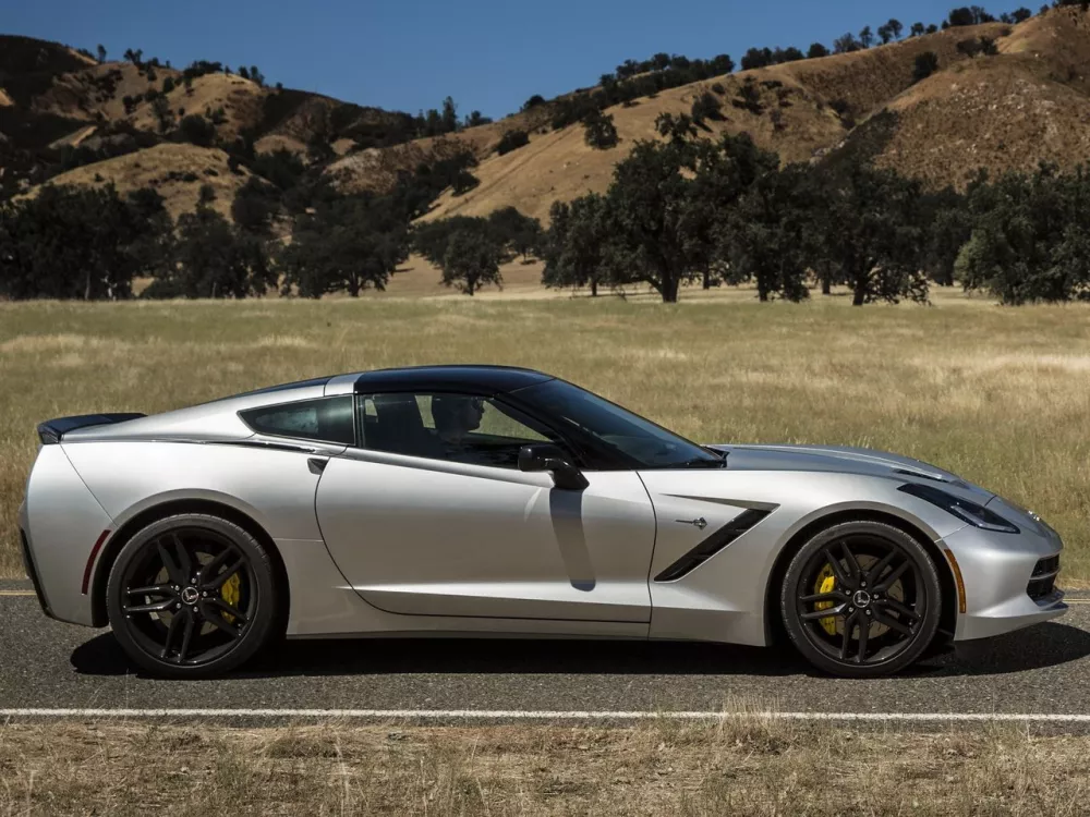 Автомобиль Chevrolet Corvette C7 Купе