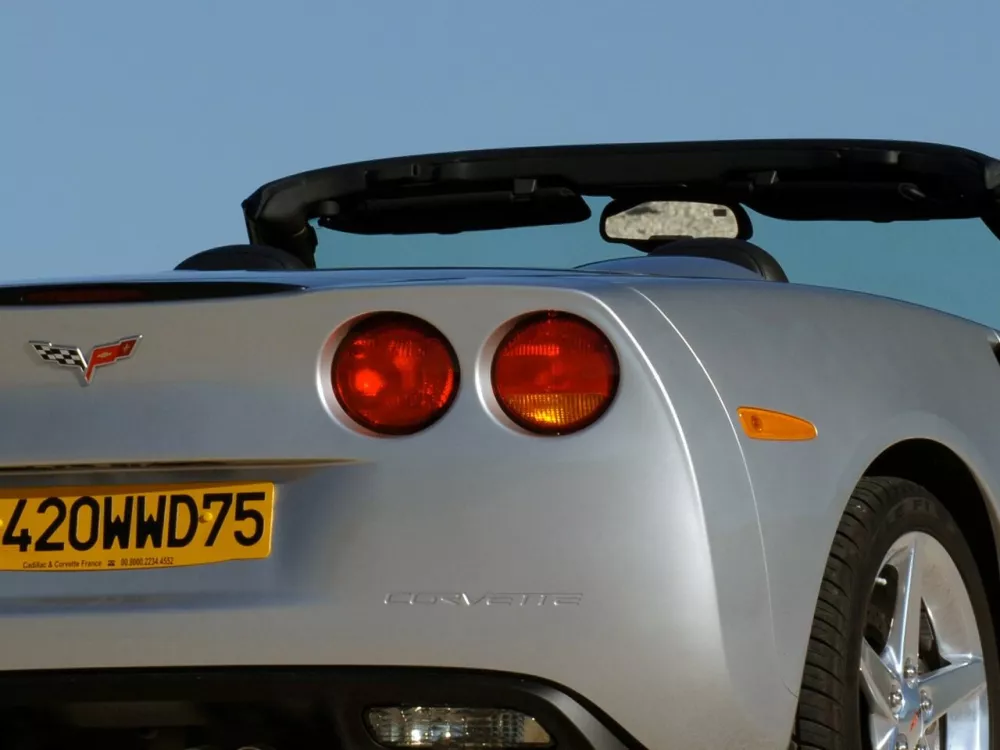 Автомобиль Chevrolet Corvette C6 Кабриолет