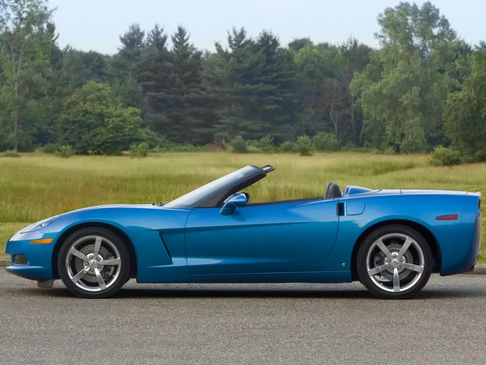 Автомобиль Chevrolet Corvette C6 Кабриолет