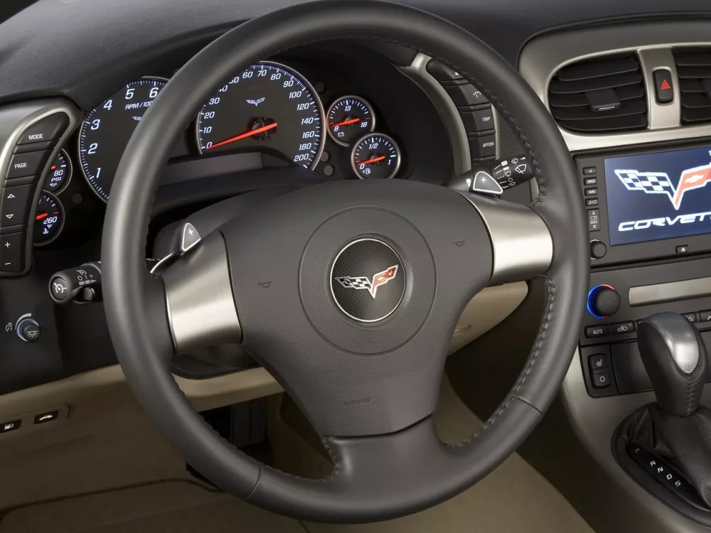 Автомобиль Chevrolet Corvette C6 Кабриолет