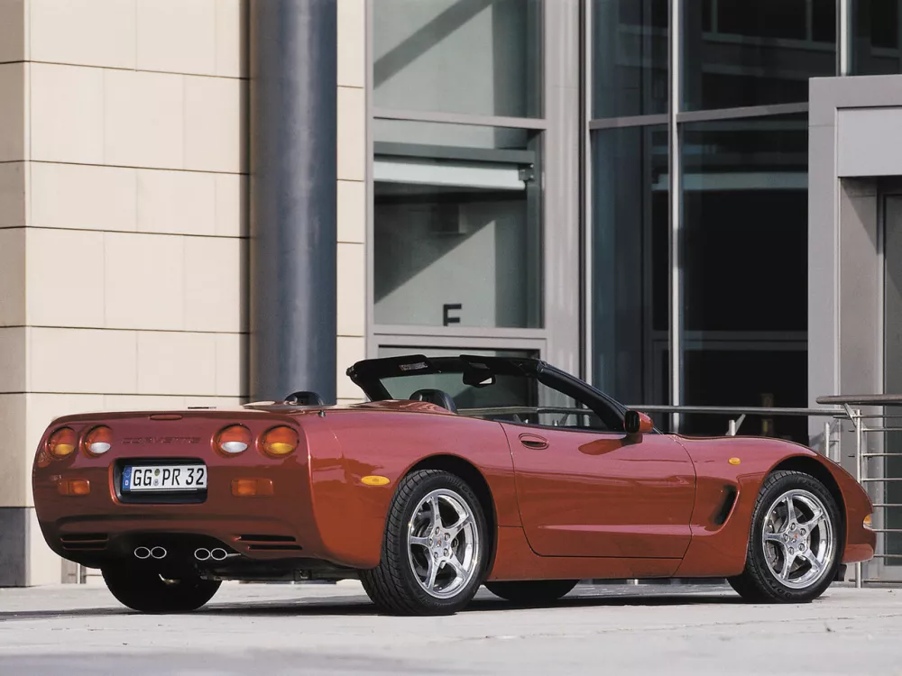 Автомобиль Chevrolet Corvette C5 Родстер
