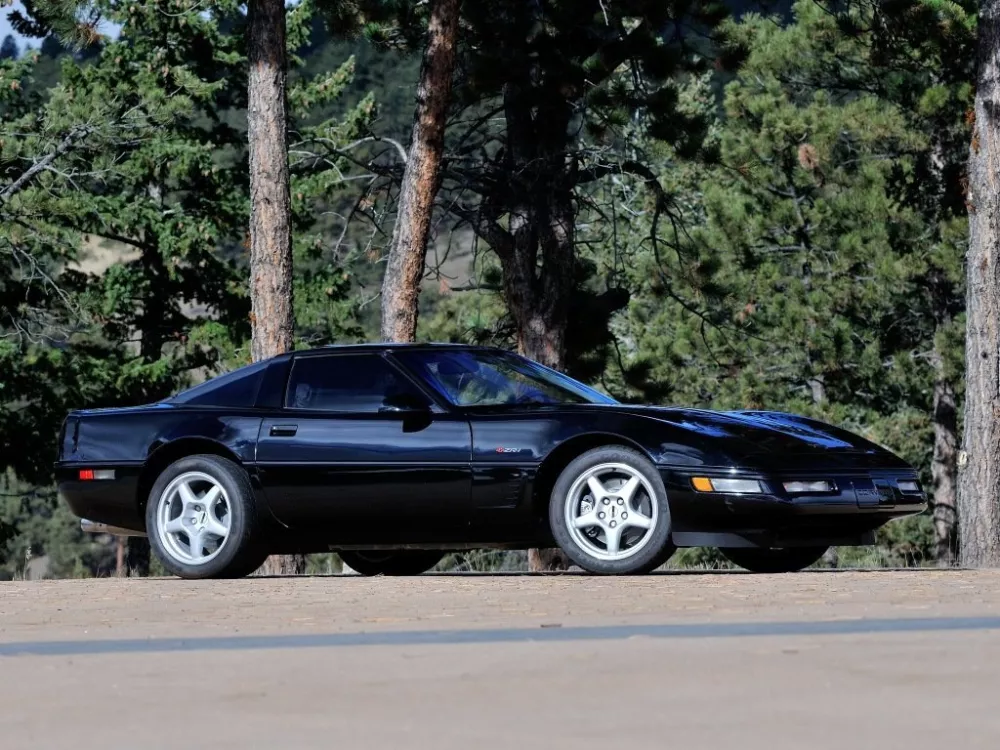 Автомобиль Chevrolet Corvette C4 Купе