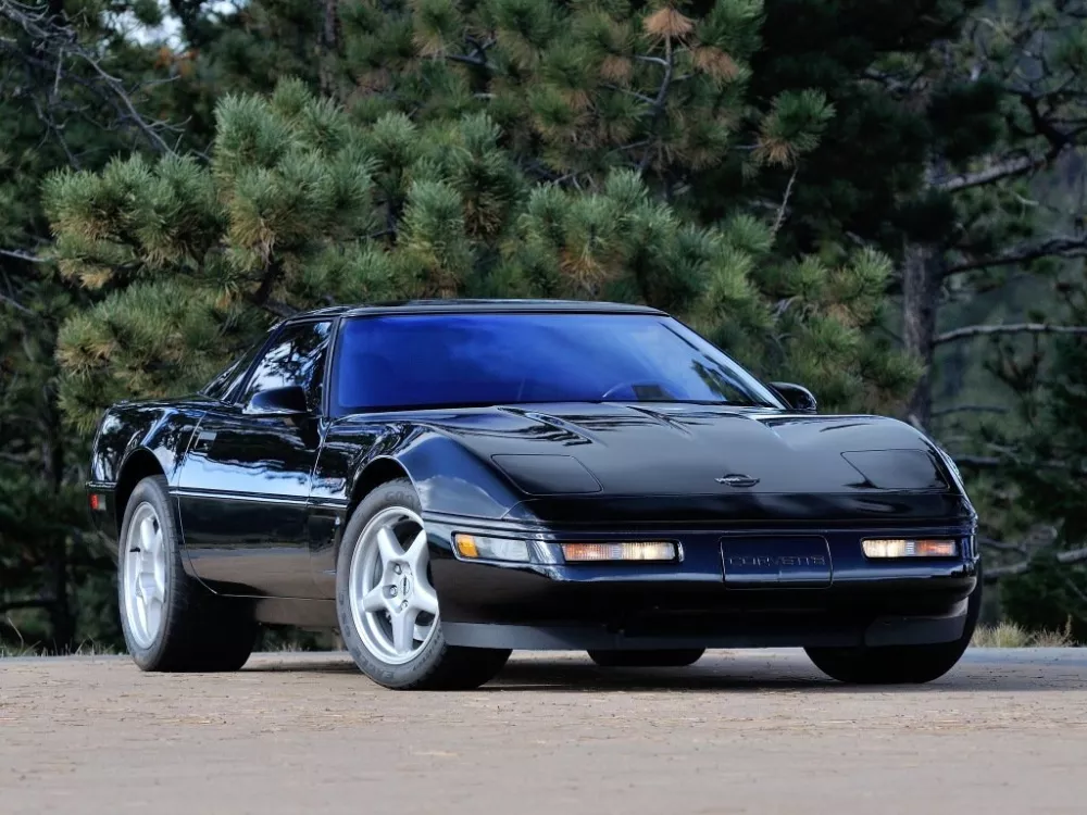 Автомобиль Chevrolet Corvette C4 Купе