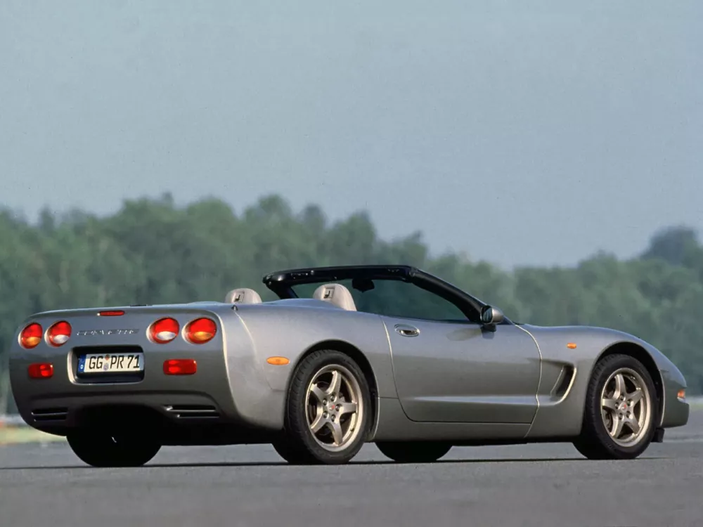 Автомобиль Chevrolet Corvette C5 Родстер FRC
