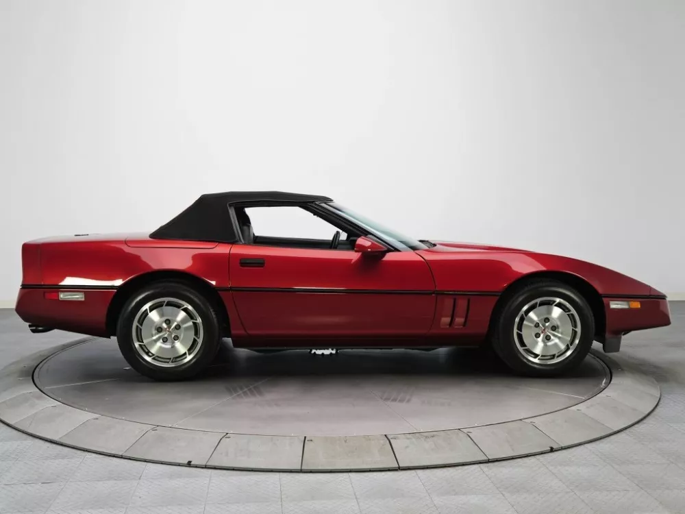 Автомобиль Chevrolet Corvette C4 Кабриолет