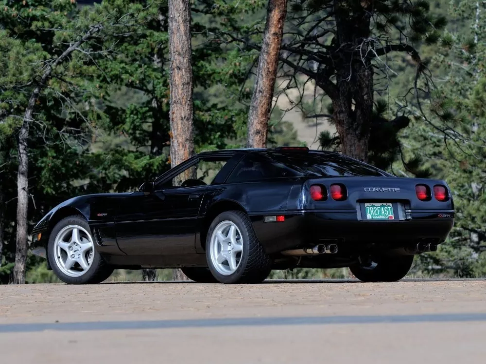 Автомобиль Chevrolet Corvette C4 Купе