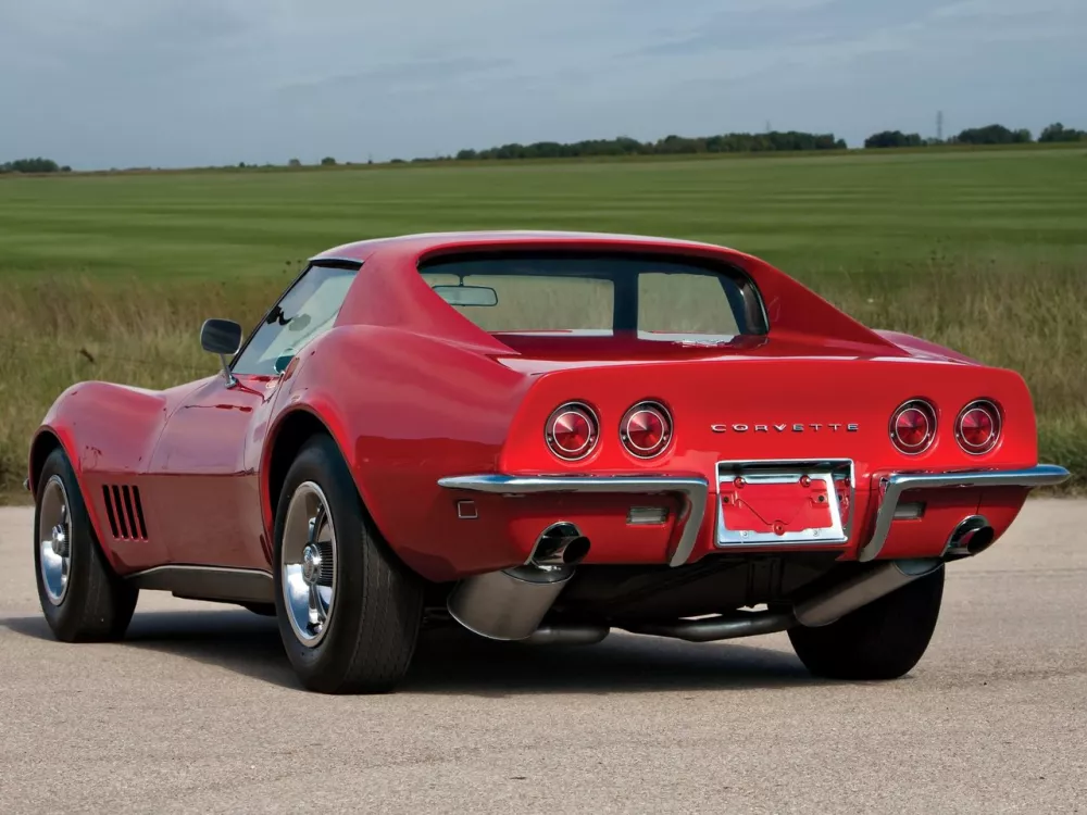 Автомобиль Chevrolet Corvette C3 Купе