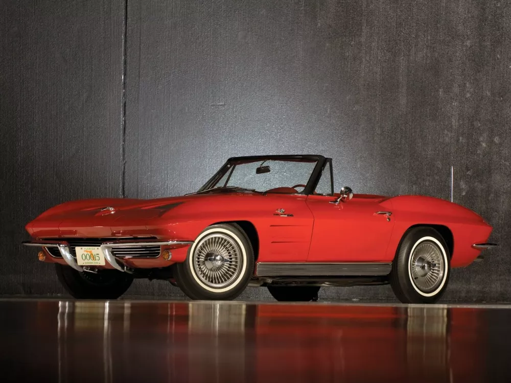 Автомобиль Chevrolet Corvette C2 Кабриолет