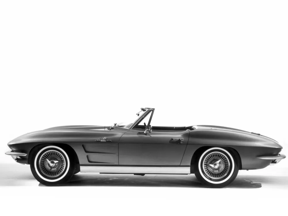 Автомобиль Chevrolet Corvette C2 Кабриолет