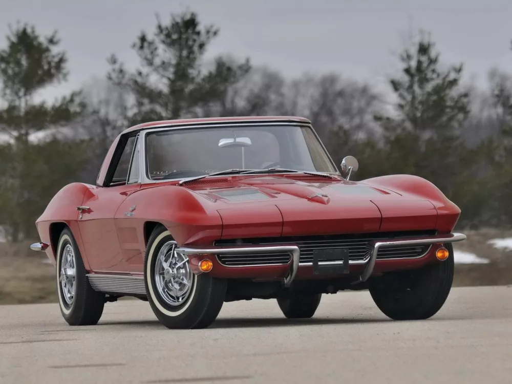 Автомобиль Chevrolet Corvette C2 Кабриолет