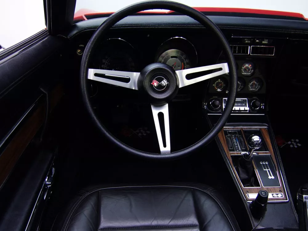 Автомобиль Chevrolet Corvette C3 Кабриолет