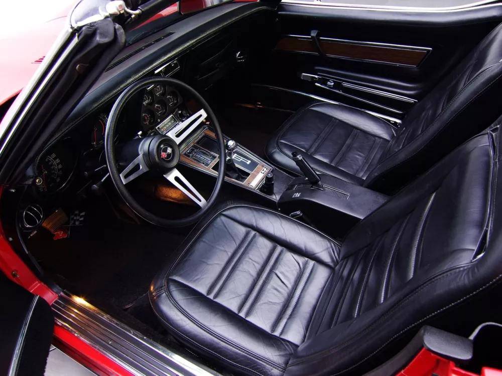 Автомобиль Chevrolet Corvette C3 Кабриолет