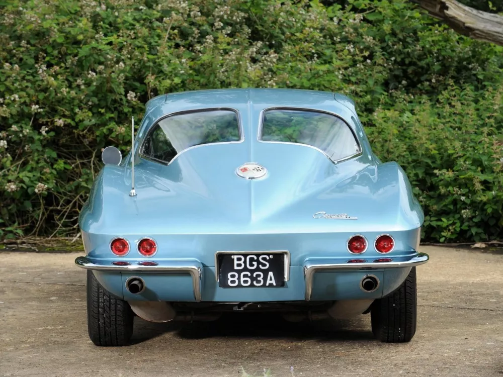Автомобиль Chevrolet Corvette C2 Купе