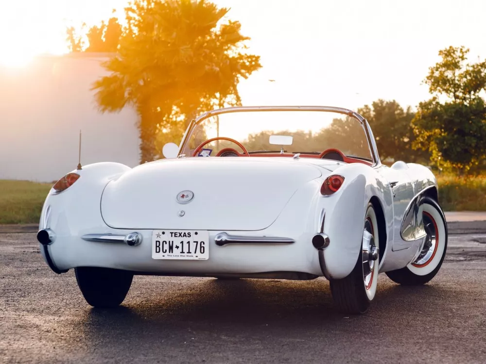 Автомобиль Chevrolet Corvette C1 Купе