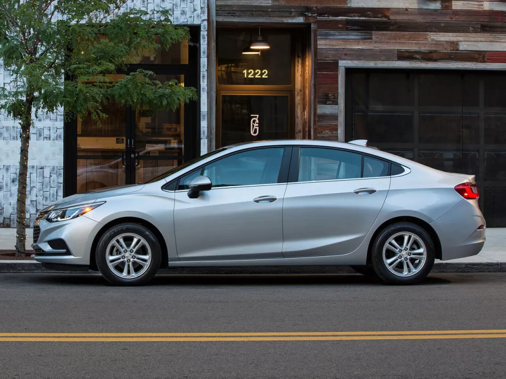 Автомобиль Chevrolet Cruze II Седан