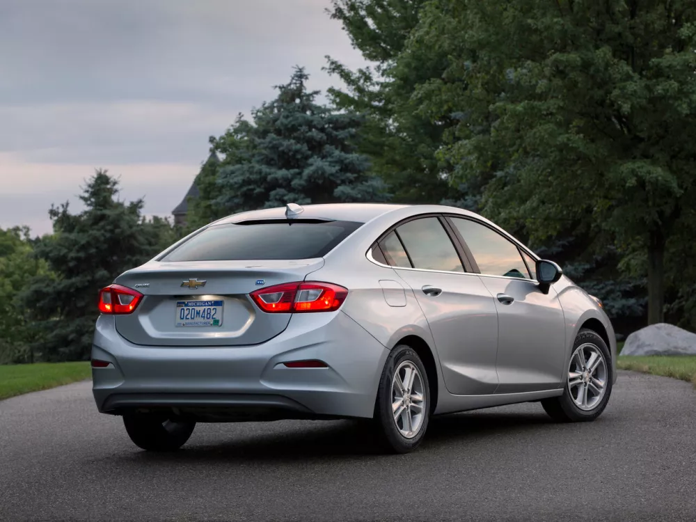 Автомобиль Chevrolet Cruze II Седан
