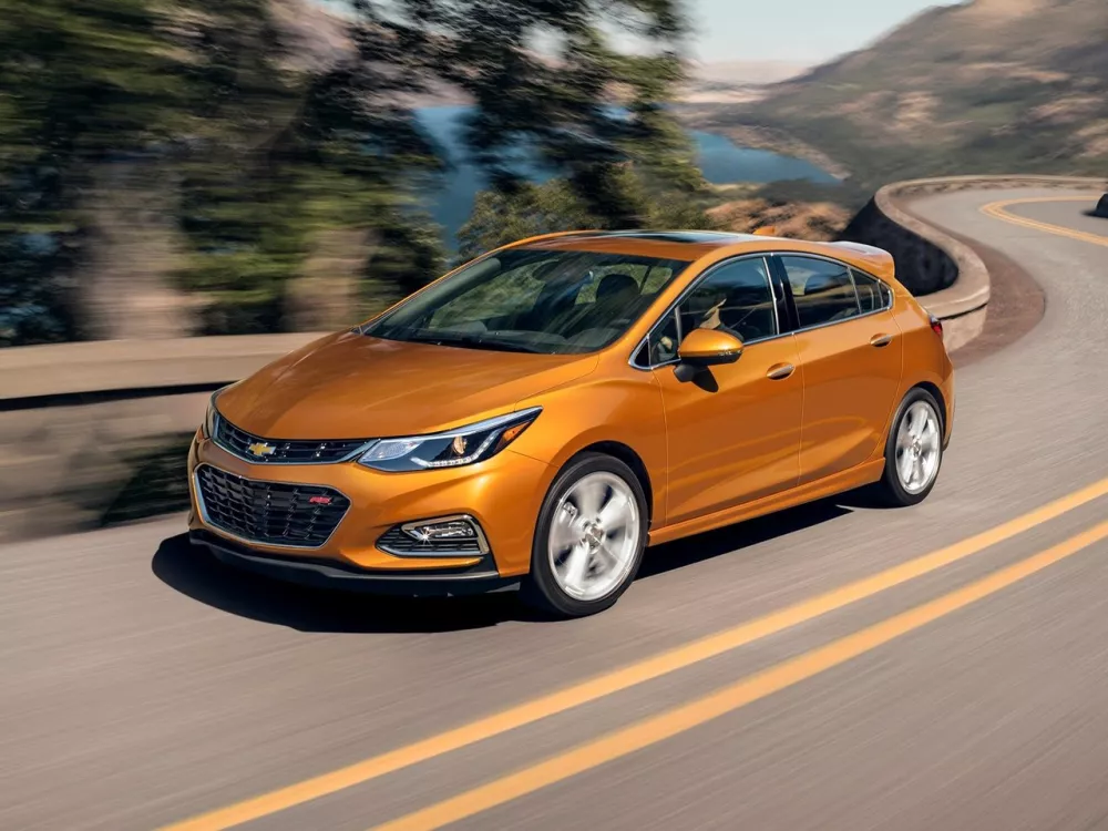 Автомобиль Chevrolet Cruze II Хэтчбек (5 дверей)