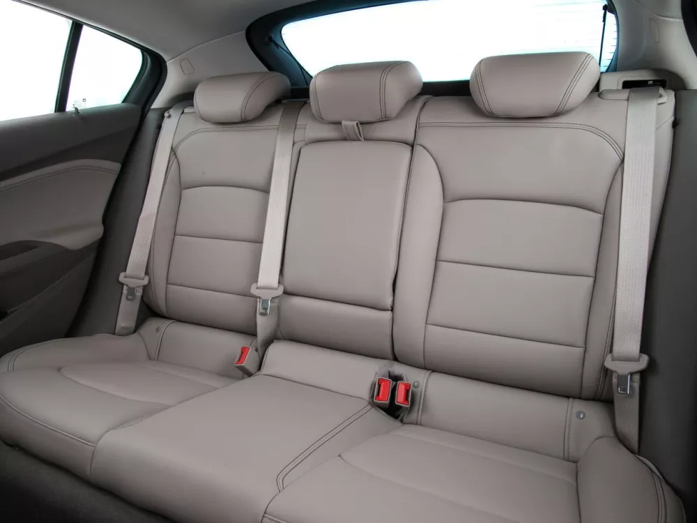 Автомобиль Chevrolet Cruze II Хэтчбек (5 дверей)