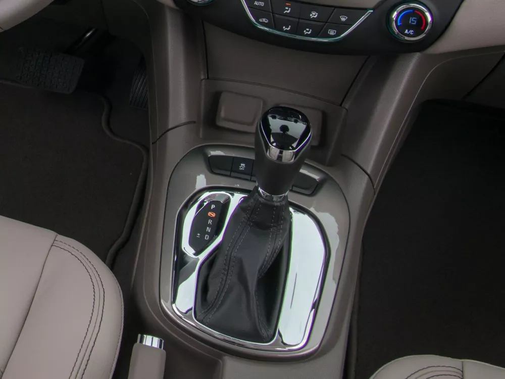 Автомобиль Chevrolet Cruze II Хэтчбек (5 дверей)