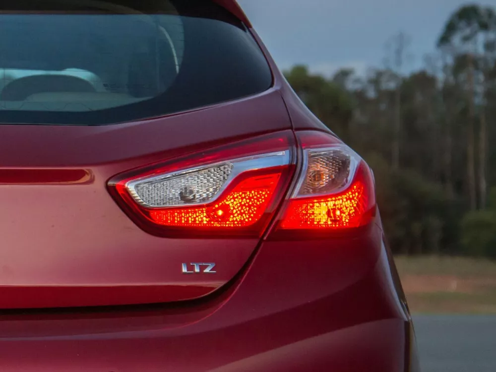 Автомобиль Chevrolet Cruze II Хэтчбек (5 дверей)