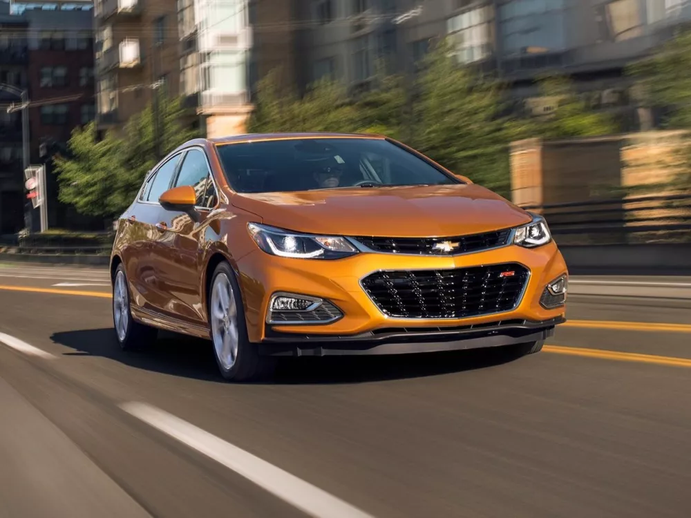 Автомобиль Chevrolet Cruze II Хэтчбек (5 дверей)