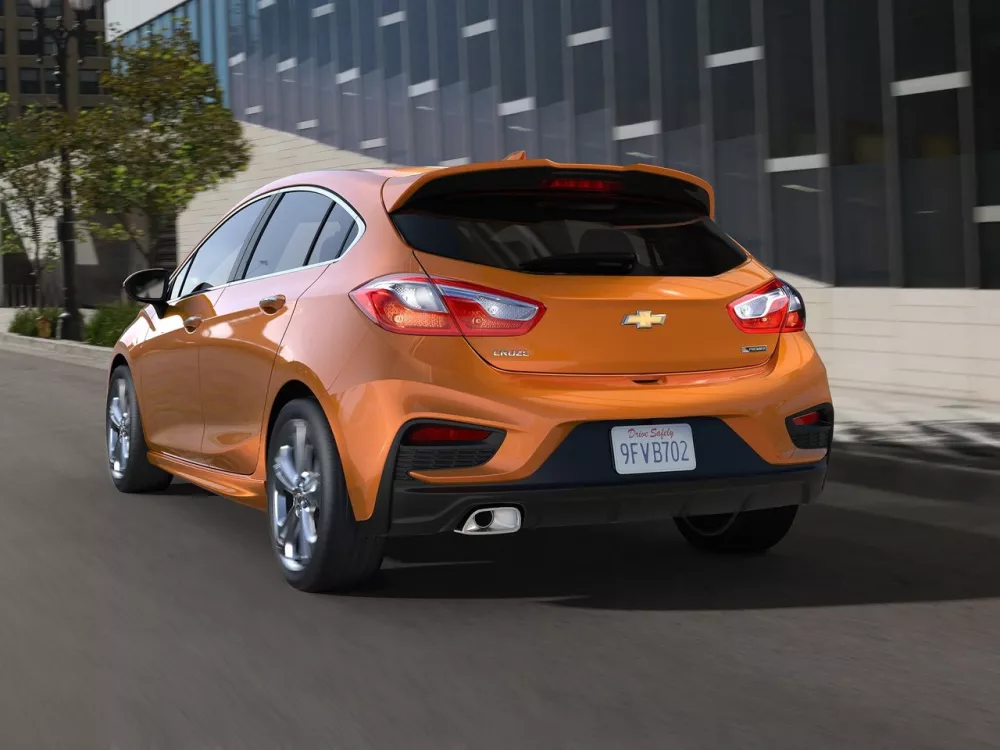 Автомобиль Chevrolet Cruze II Хэтчбек (5 дверей)