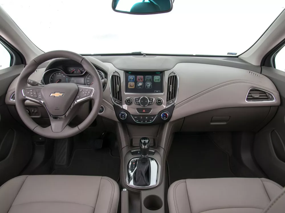 Автомобиль Chevrolet Cruze II Хэтчбек (5 дверей)