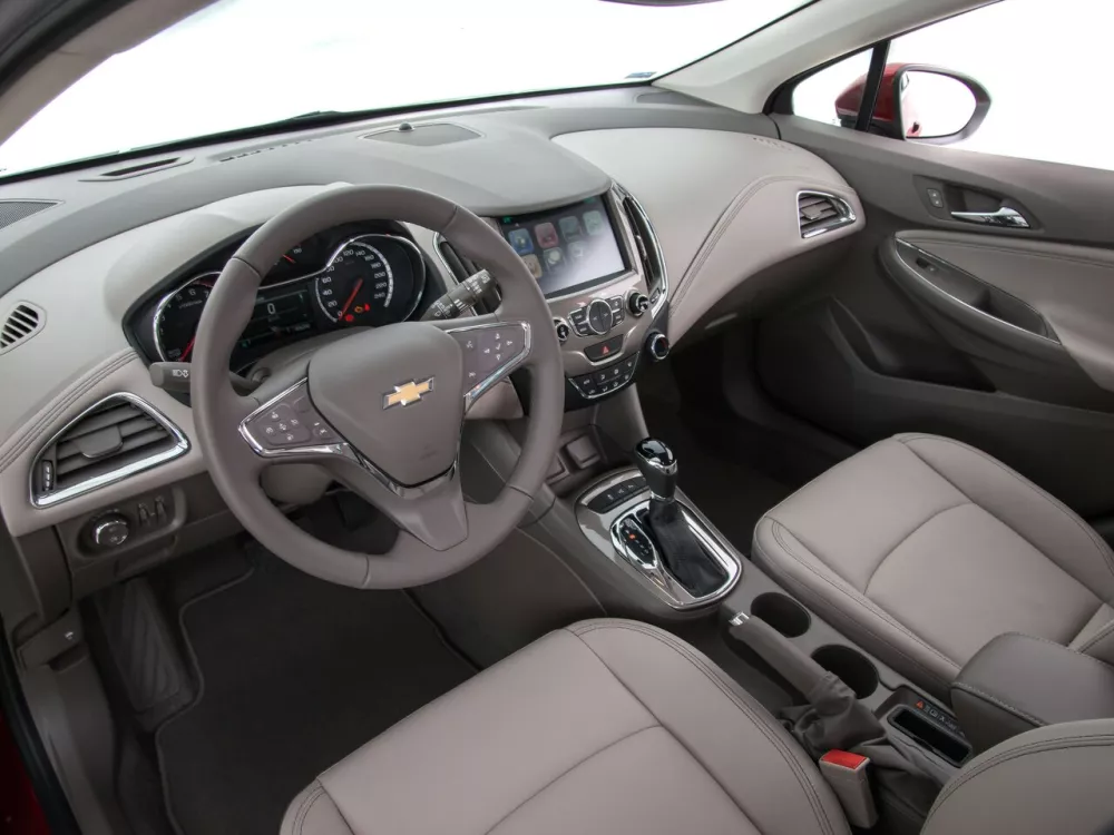 Автомобиль Chevrolet Cruze II Хэтчбек (5 дверей)