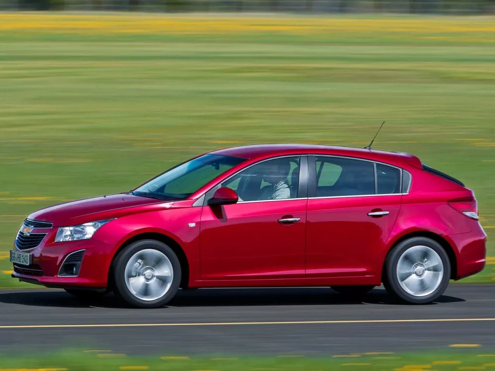 Автомобиль Chevrolet Cruze I Рестайлинг Хэтчбек (5 дверей)