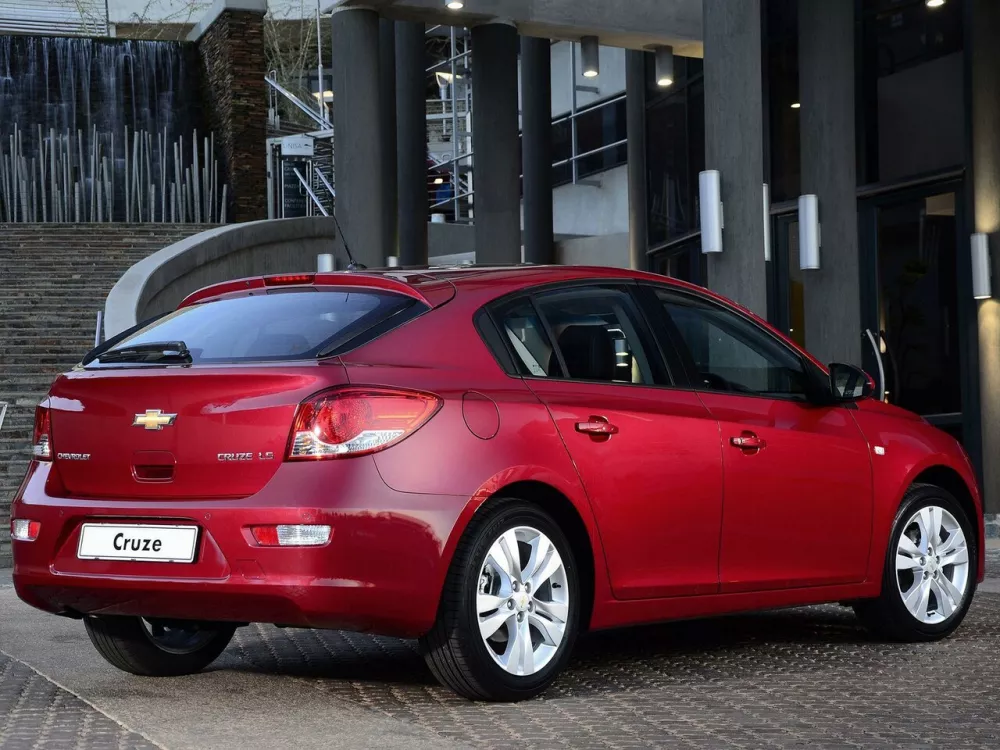 Автомобиль Chevrolet Cruze I Рестайлинг Хэтчбек (5 дверей)