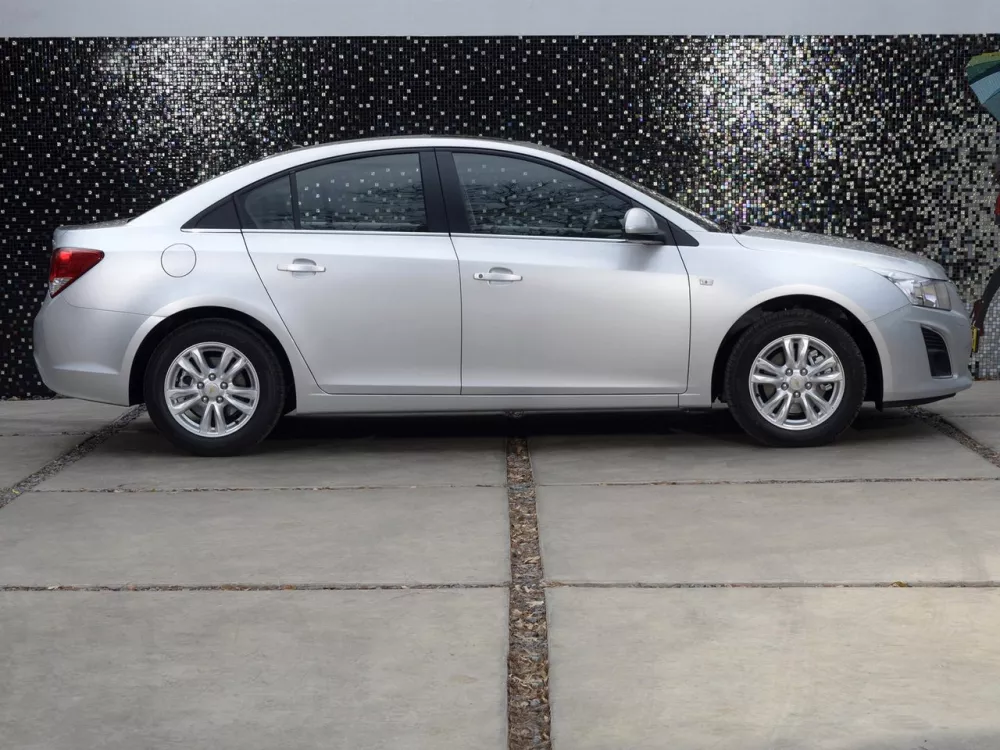 Автомобиль Chevrolet Cruze I Рестайлинг Седан