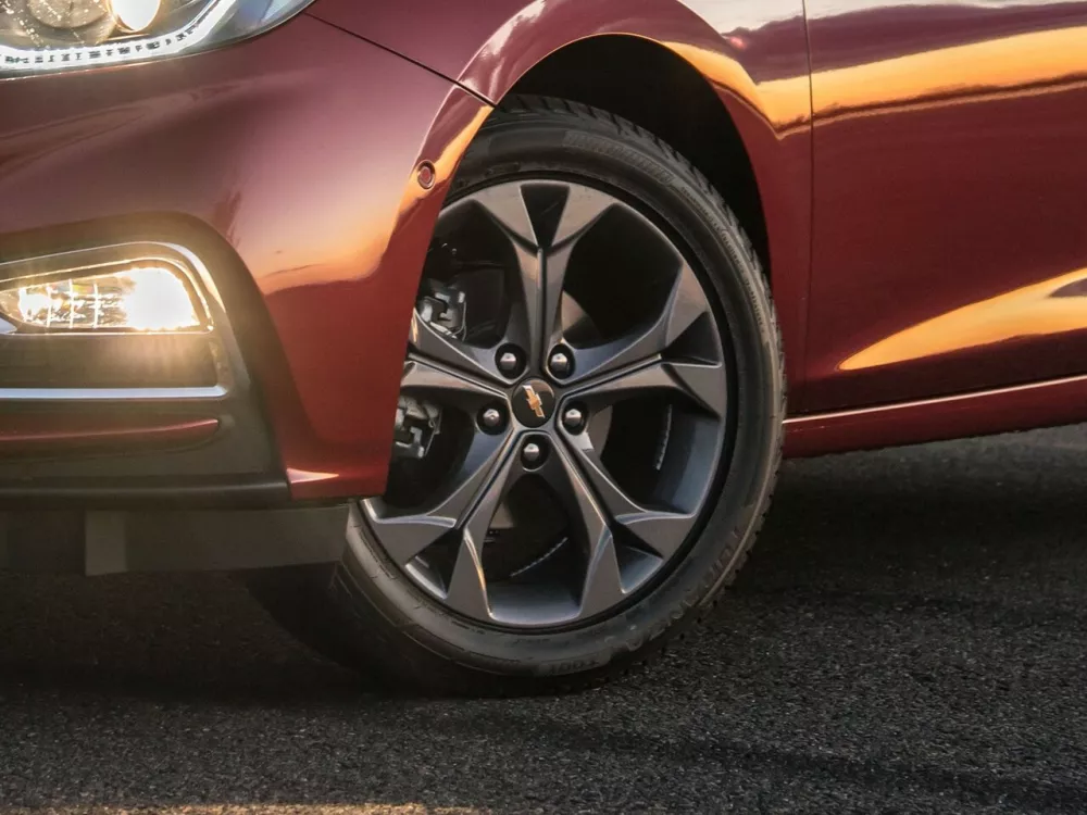 Автомобиль Chevrolet Cruze II Хэтчбек (5 дверей)