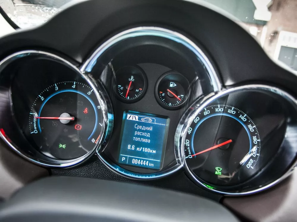 Автомобиль Chevrolet Cruze I Рестайлинг Хэтчбек (5 дверей)