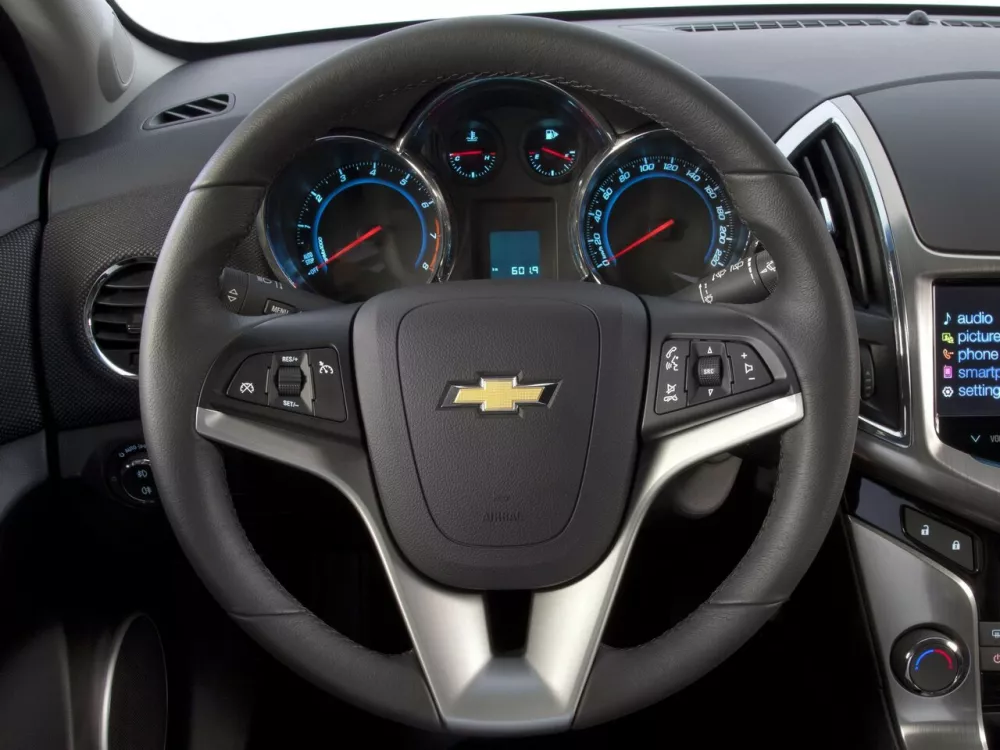 Автомобиль Chevrolet Cruze I Рестайлинг Хэтчбек (5 дверей)