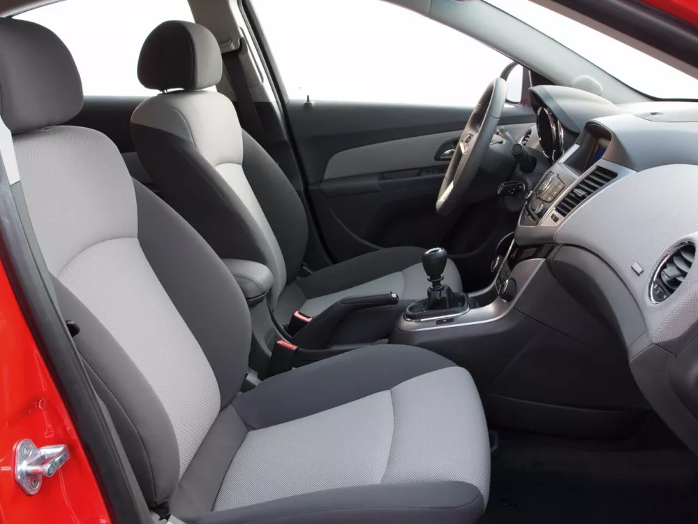 Автомобиль Chevrolet Cruze I Седан