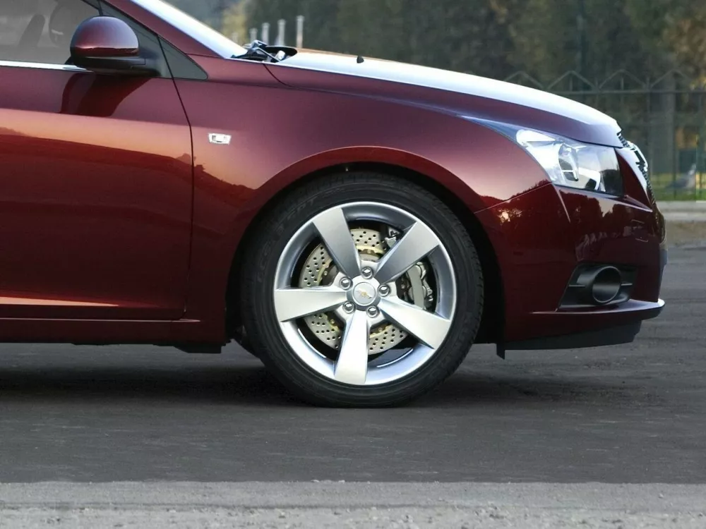 Автомобиль Chevrolet Cruze I Седан