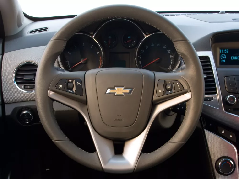 Автомобиль Chevrolet Cruze I Седан