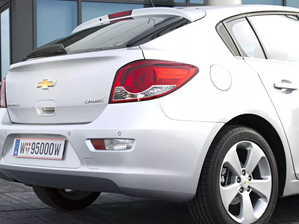 Автомобиль Chevrolet Cruze I Хэтчбек (5 дверей)