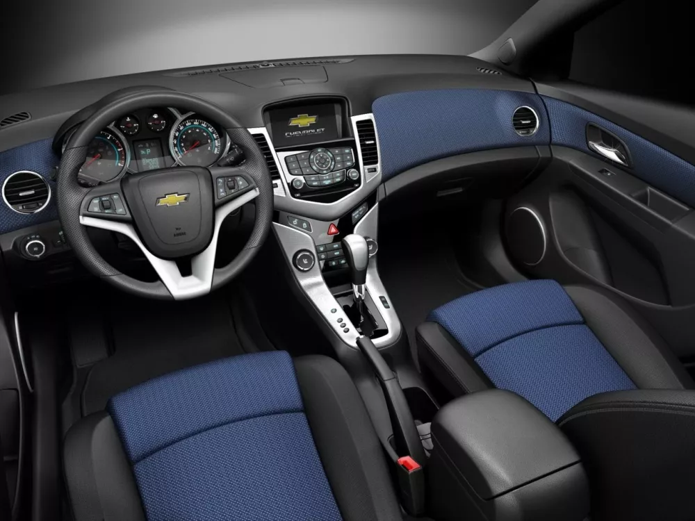 Автомобиль Chevrolet Cruze I Хэтчбек (5 дверей)